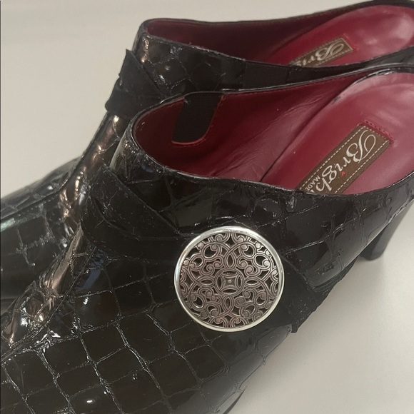 Brighton Black Patent Leather Mules with Silver Medallion Romeo size 9.5 M - Picture 3 of 10